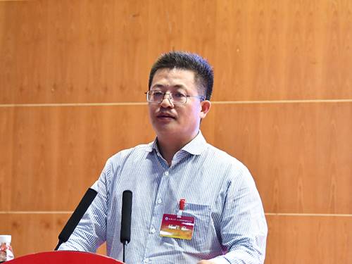说明: http://www.yau.edu.cn/__local/6/8C/D8/0C583D93920095BD407082A1F5F_0223A8DB_2F34C.jpg