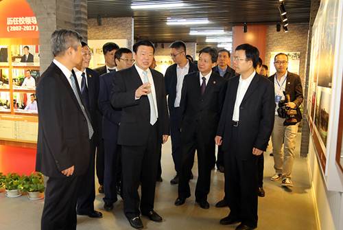 说明: http://www.yau.edu.cn/__local/8/CA/94/8BE88955E68F57936BBA4DA4706_3FB562F9_67AD3.jpg